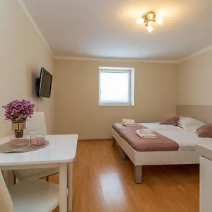 https://apartments-leonarda-trogir.splithotels.org